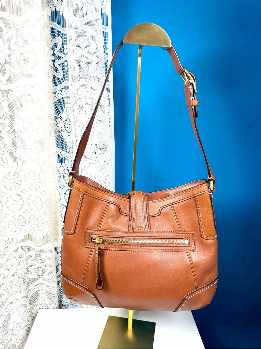 Coach Hamptons Hobo Bag 9.5 in L top, 9.5 in H, & 10.5 L bottom - Picture 8 of 8